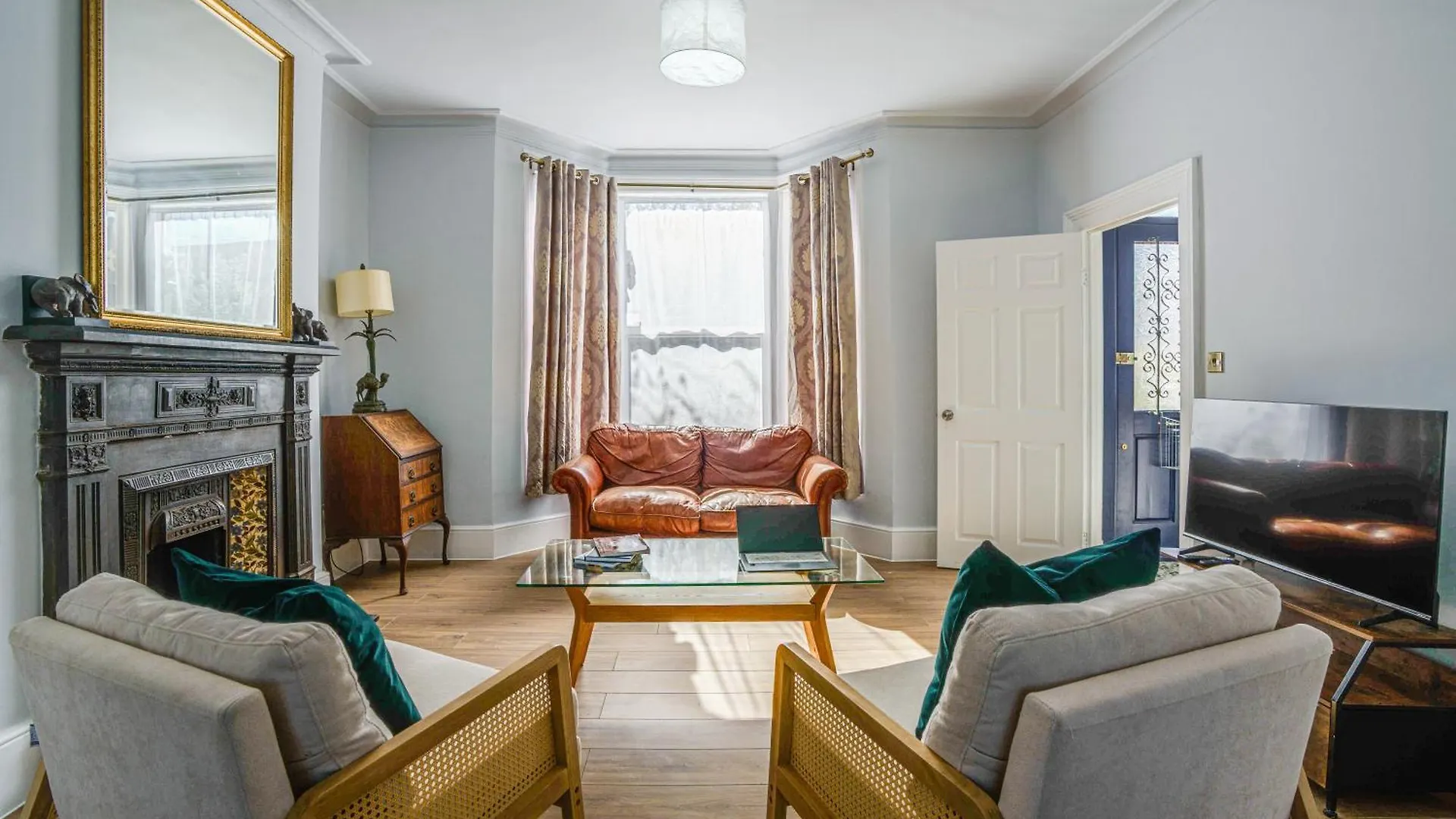 Spacious 4Br Home Family & Corporate Stay London