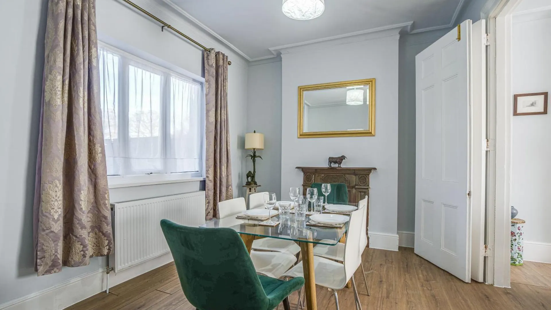 Spacious 4Br Home Family & Corporate Stay London Holiday home