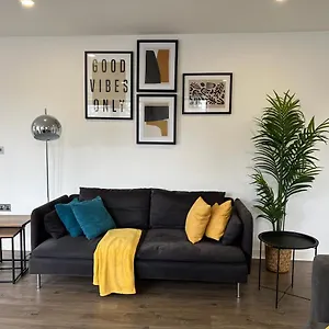 3bed Flat 3wc And Great Location Near Excel City Airport O2 And Canning Town Station London