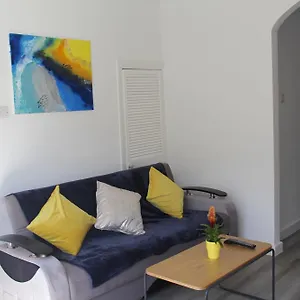 Gresham - Close To Excel, Contractors, Relocators, Paid Parking London